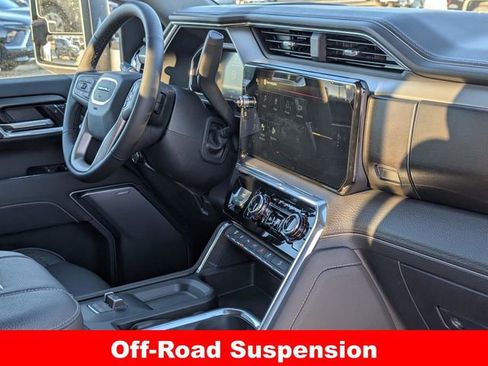 New 2026 GMC Sierra 2500 Denali w/ Denali Reserve Package image 15