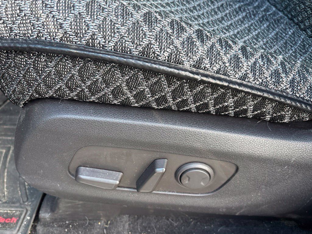 Certified 2024 Kia Carnival EX FWD image 24