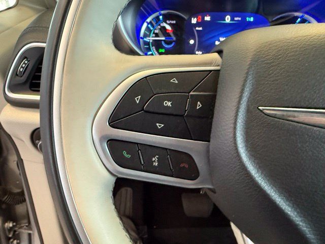 Used 2018 Chrysler Pacifica Limited w/ Advanced Safetytec Group FWD image 20