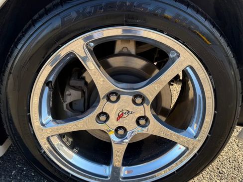 Used 2003 Chevrolet Corvette Coupe w/ Preferred Equipment Group image 39