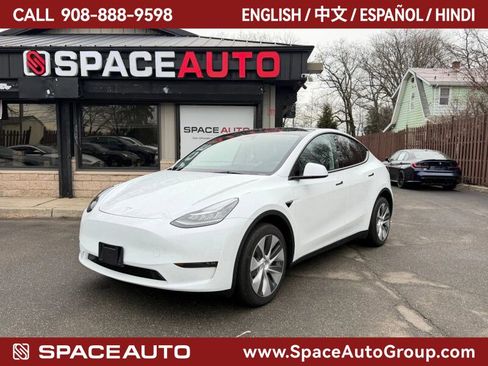 Used 2023 Tesla Model Y AWD image 1