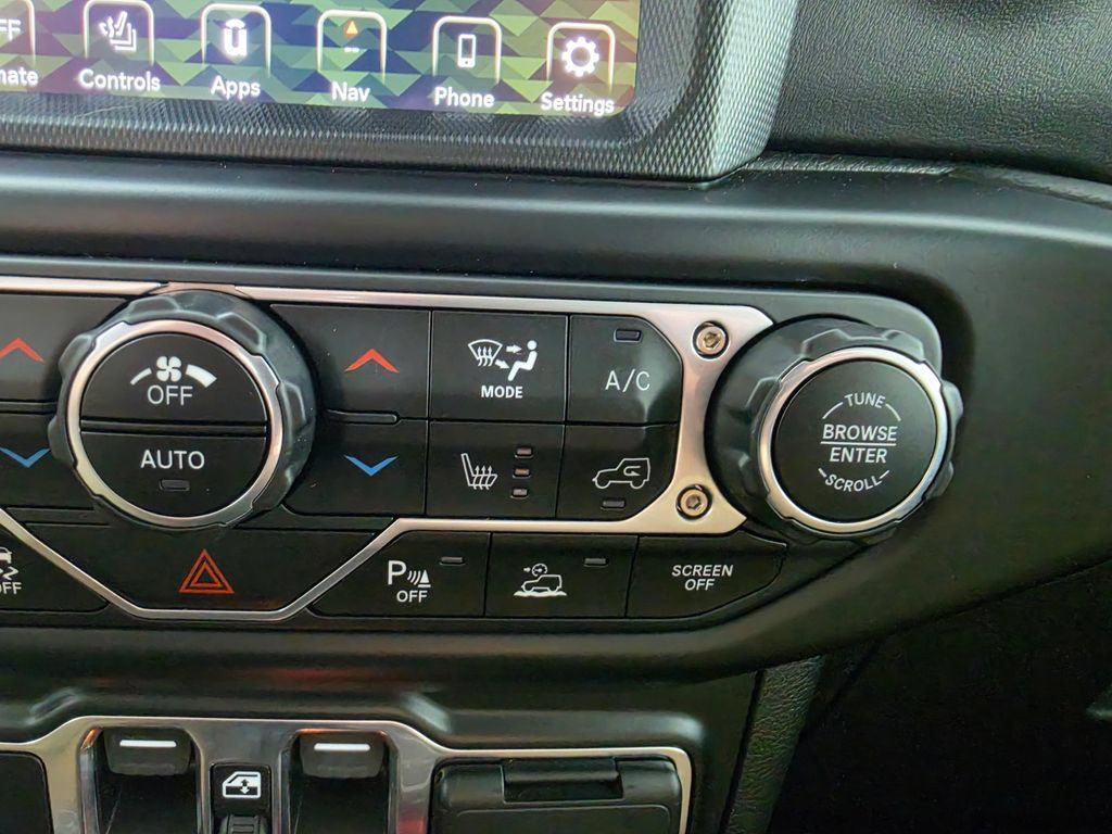Used 2022 Jeep Gladiator Overland w/ Popular Equipment Package AWD/4WD image 26