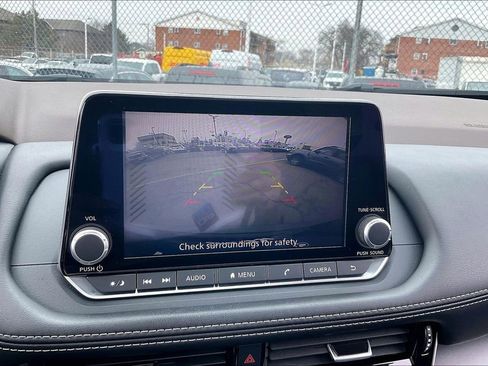 Used 2022 Nissan Rogue SV w/ SV Premium Package image 20