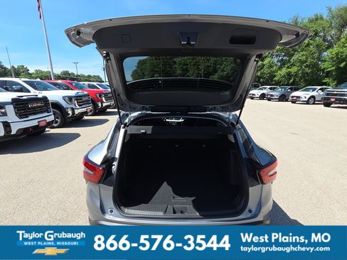 New 2026 Chevrolet Trax LT w/ Driver Confidence Package FWD image 31