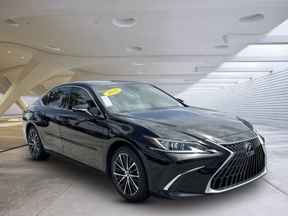 Used 2022 Lexus ES 300h w/ Premium Package
