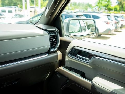Used 2024 Chevrolet Silverado 1500 LTZ AWD/4WD image 31