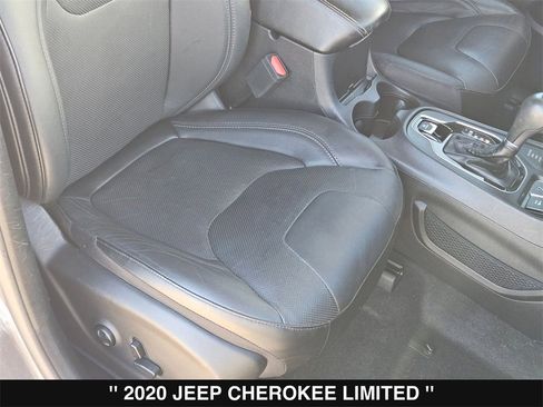 Used 2020 Jeep Cherokee Limited image 32
