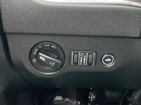 Used 2018 Dodge Charger GT image 14