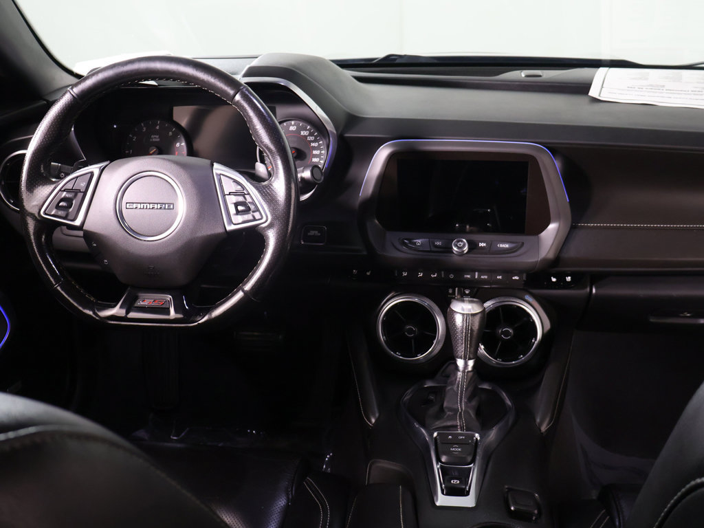 Used 2020 Chevrolet Camaro SS RWD image 27