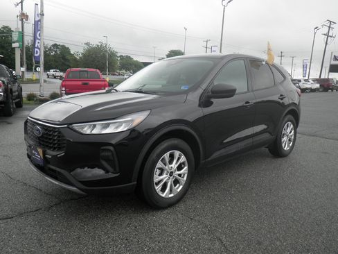 Certified 2025 Ford Escape Active AWD/4WD image 3