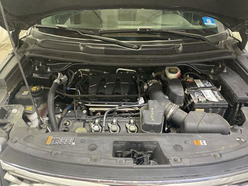 Used 2018 Ford Explorer XLT w/ Equipment Group 201A image 25