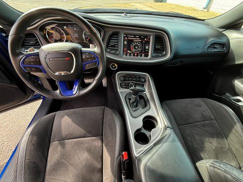 Used 2022 Dodge Challenger GT w/ Plus Package image 9