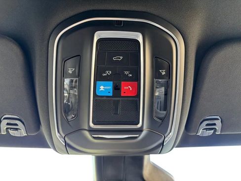 Used 2024 Jeep Wagoneer L Series II w/ Flexible Seating Group AWD/4WD image 18