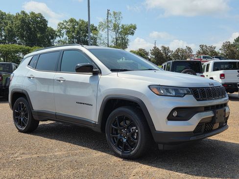 New 2026 Jeep Compass Latitude AWD/4WD image 2