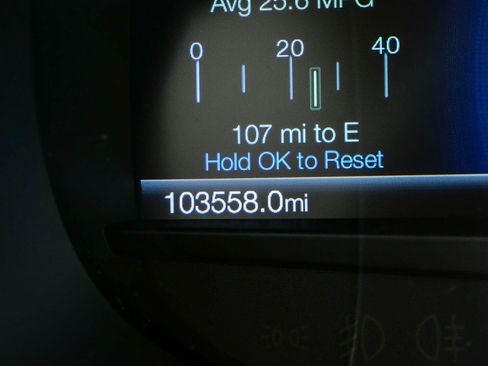 Used 2019 Ford Edge Titanium FWD image 9