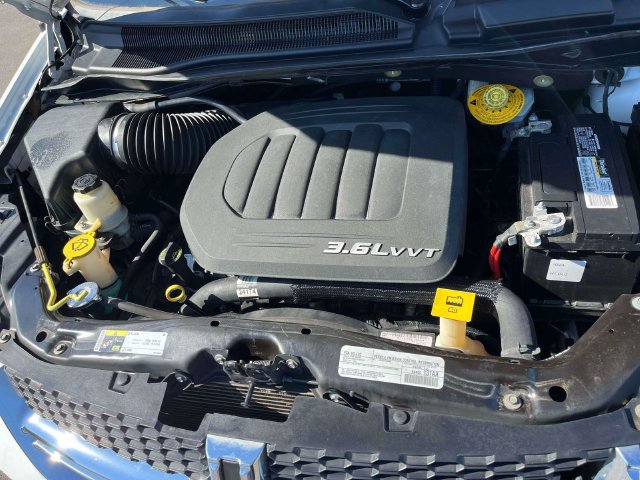Used 2018 Dodge Grand Caravan SE w/ UConnect Hands-Free Group FWD image 13