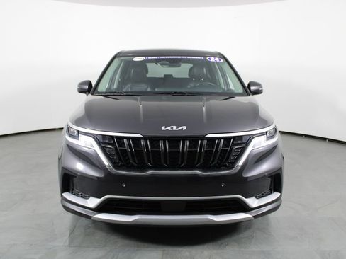 Used 2024 Kia Carnival EX image 13