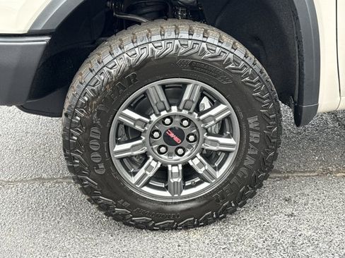 New 2026 GMC Sierra 1500 AT4X AWD/4WD image 18