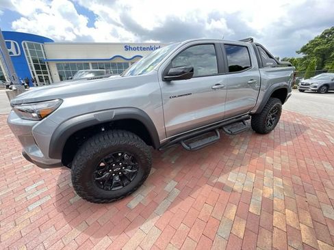 Used 2026 Chevrolet Colorado ZR2 w/ Midnight Edition AWD/4WD image 29