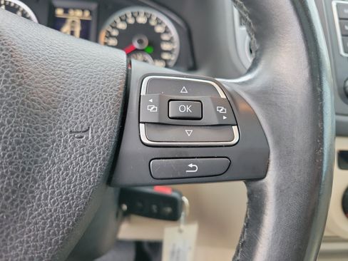 Used 2013 Volkswagen Tiguan SEL image 17