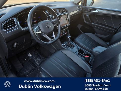 Certified 2022 Volkswagen Tiguan SE image 11