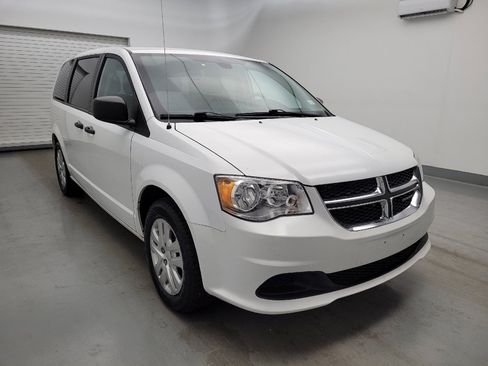 Used 2019 Dodge Grand Caravan SE FWD image 13