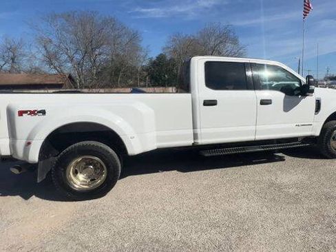 Used 2021 Ford F350 XLT w/ FX4 Off-Road Package image 9