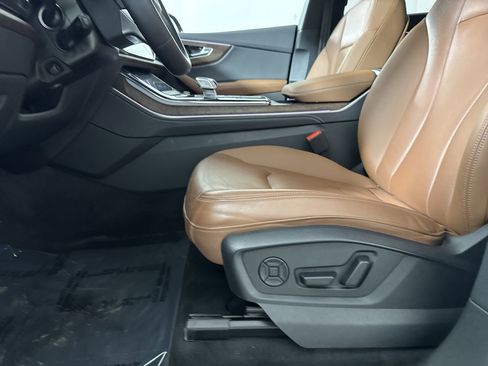Used 2024 Audi Q8 Premium Plus w/ Premium Plus Package image 27
