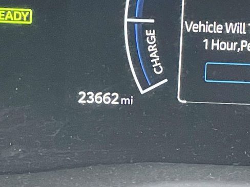 Used 2025 Toyota Camry SE w/ Multimedia Upgrade Package image 33