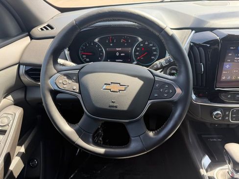Used 2022 Chevrolet Traverse LT AWD/4WD image 3