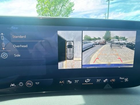 Used 2025 Buick Enclave Preferred FWD image 12