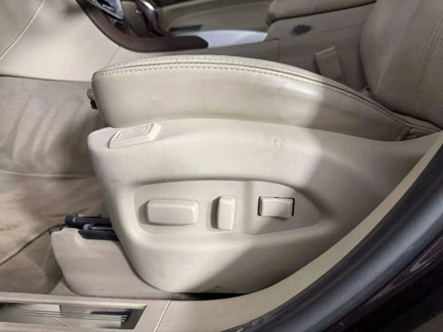 Used 2016 Cadillac SRX Luxury w/ Driver Awareness Package image 38