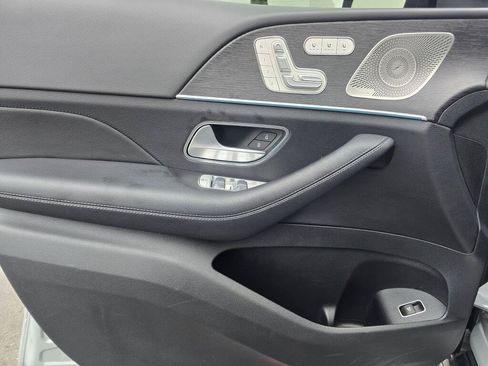 Used 2024 Mercedes-Benz GLS 450 4MATIC image 36