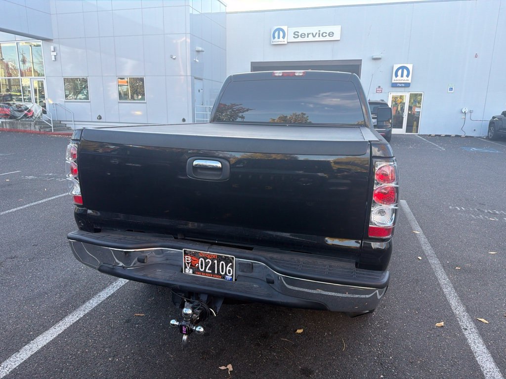 Used 2005 Chevrolet Silverado 2500 LT w/ Heavy-Duty Power Package RWD image 5