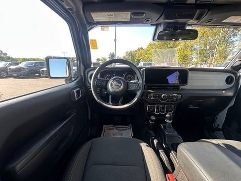 Used 2024 Jeep Wrangler Unlimited Sport AWD/4WD image 18