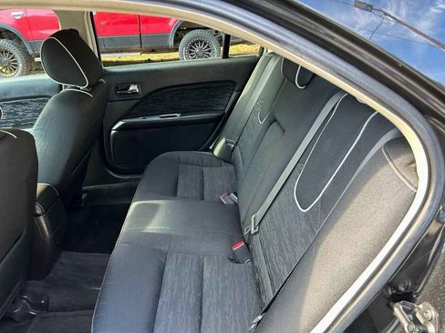 Used 2012 Ford Fusion SE w/ Monochrome Appearance Pkg image 11