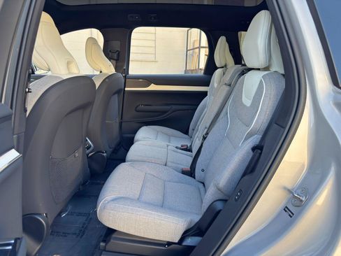 Used 2025 Volvo EX90 Ultra AWD/4WD image 39