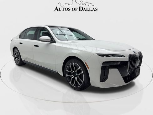 Used 2025 BMW 740i w/ Premium Package image 2
