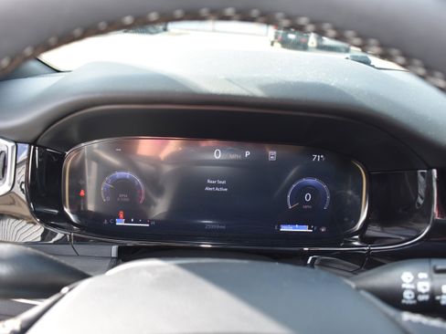 Used 2024 Jeep Wagoneer Series II w/ Convenience Group I image 17