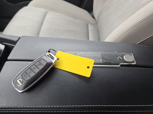 Used 2025 Nissan Rogue SV image 27