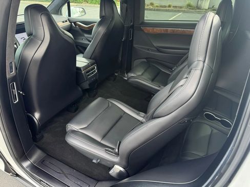 Used 2017 Tesla Model X 75D image 38