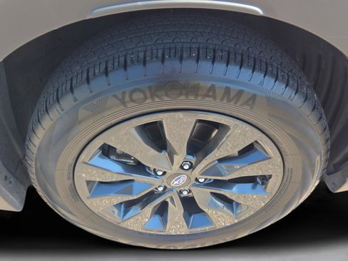 Used 2025 Subaru Outback Onyx Edition XT w/ Popular Package #2 image 16