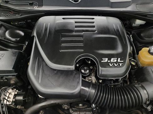 Used 2013 Dodge Challenger SXT image 30