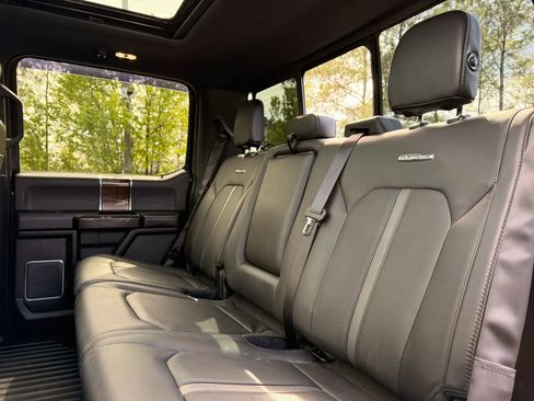 Used 2015 Ford F150 Platinum w/ Equipment Group 701A Luxury image 15