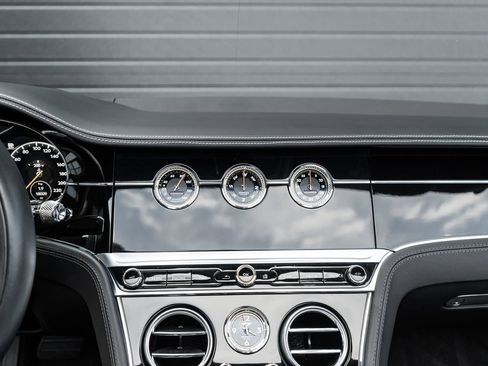 Certified 2022 Bentley Continental GT AWD/4WD image 33