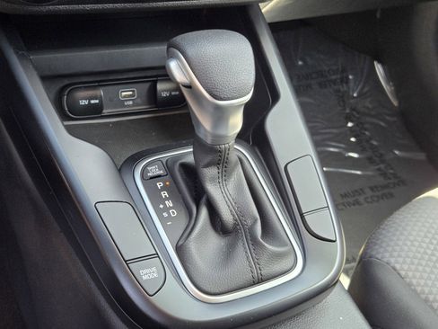 Certified 2025 Kia Soul LX w/ LX Technology Package FWD image 20