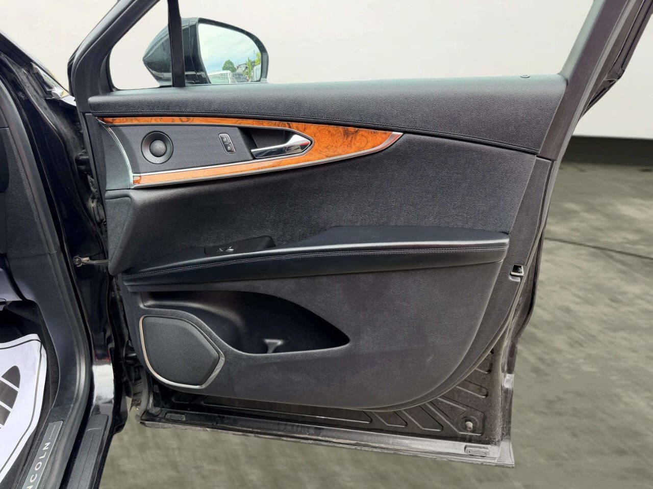 Used 2019 Lincoln Nautilus Reserve AWD/4WD image 32