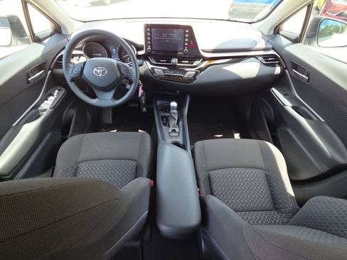 Used 2021 Toyota C-HR LE FWD image 4