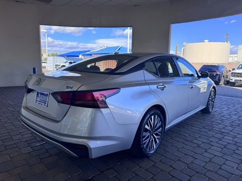 Used 2024 Nissan Altima 2.5 SV image 5