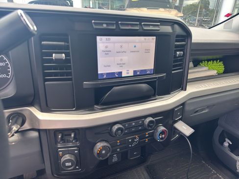 Used 2024 Ford F250 XL w/ XL Chrome Package AWD/4WD image 9